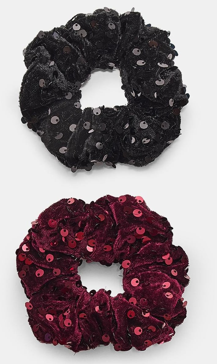 Date una scossa ai look natalizi sfoggiando questi accessori per capelli davvero irresistibili! Date una scossa ai look natalizi sfoggiando questi accessori per capelli davvero irresistibili!