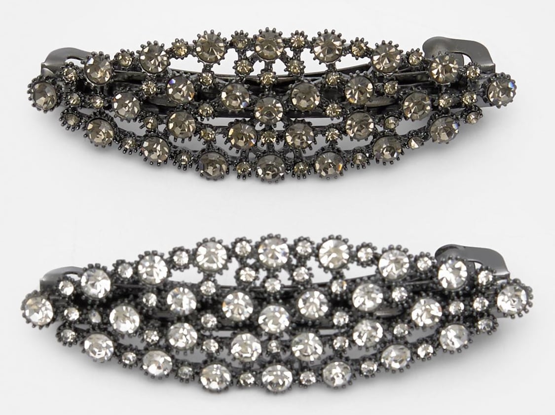 Date una scossa ai look natalizi sfoggiando questi accessori per capelli davvero irresistibili! Date una scossa ai look natalizi sfoggiando questi accessori per capelli davvero irresistibili!