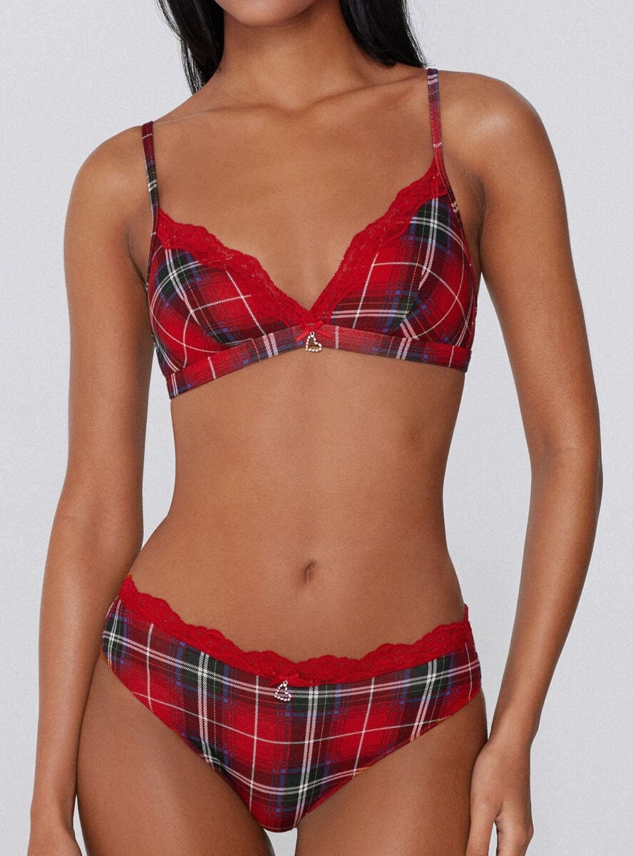 Da Victoria’s Secret a Intimissimi: i migliori negozi di lingerie dove trovare il regalo di Natale perfetto Da Victoria’s Secret a Intimissimi: i migliori negozi di lingerie dove trovare il regalo di Natale perfetto