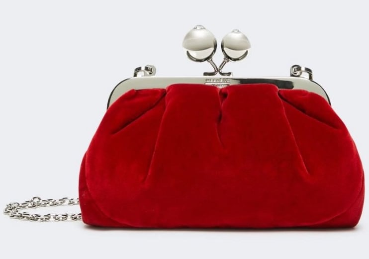 Da Miu Miu a Max Mara, ecco le borse deluxe in velluto più chic delle Feste Da Miu Miu a Max Mara, ecco le borse deluxe in velluto più chic delle Feste
