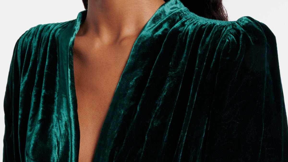 Verde bosco: il colore moda dell’inverno 2025 per uno stile trendy e sofisticato