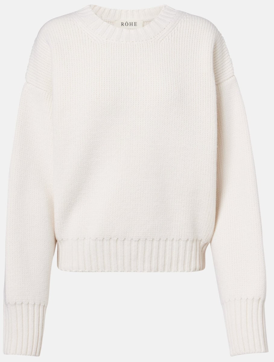 Pantone 2026, Cloud Dancer: 5 capi e accessori nel bianco più trendy del momento Pantone 2026, Cloud Dancer: 5 capi e accessori nel bianco più trendy del momento