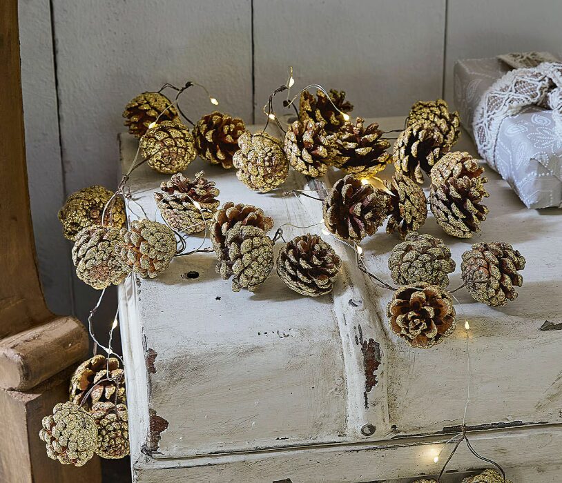 Il Natale firmato Loberon: decorazioni eleganti per una casa raffinata e accogliente