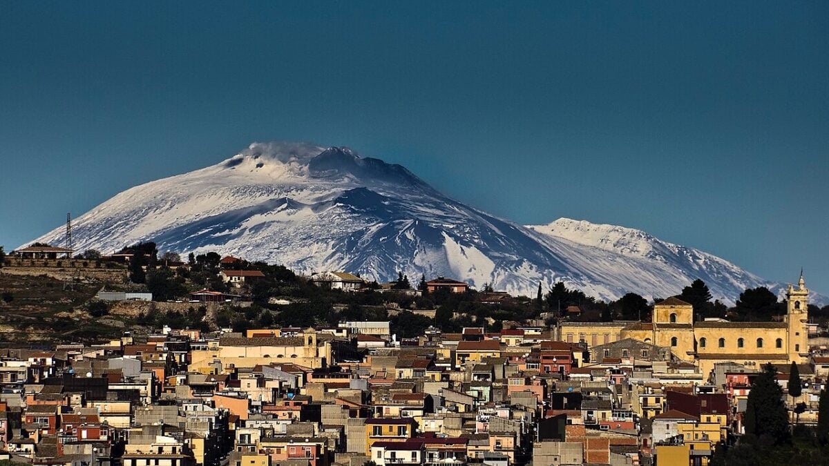 Benvenuti a Sortino, un borgo siciliano tra miele, barocco e atmosfere ferme nel tempo Benvenuti a Sortino, un borgo siciliano tra miele, barocco e atmosfere ferme nel tempo