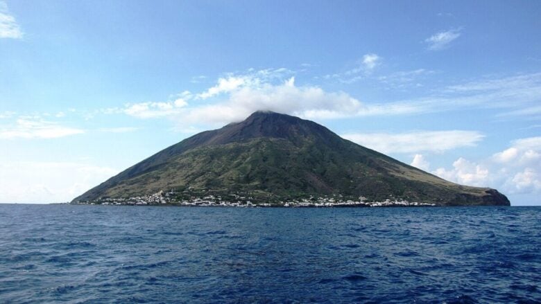 Stromboli, l’isola che ha ispirato il terzo capitolo di Avatar è la meta da scoprire nel 2026