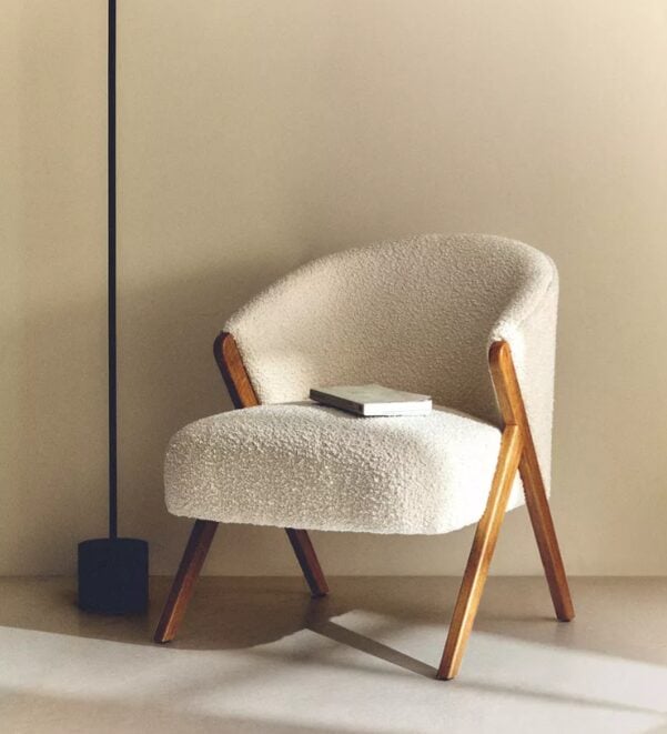 Arreda con il Pantone 2026 Cloud Dancer: il bianco luminoso e naturale che definisce il nuovo minimalismo caldo