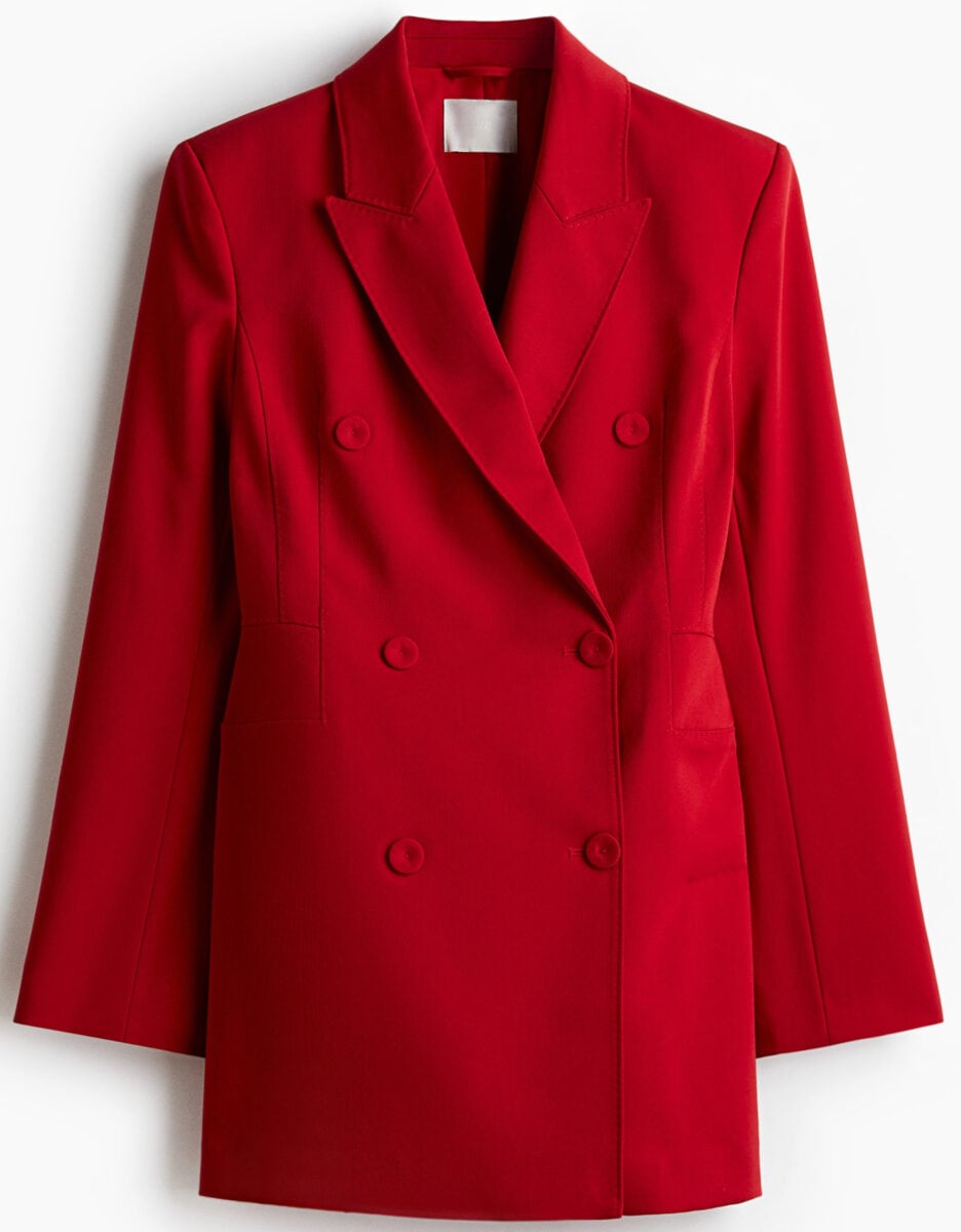 L’abito blazer rosso di H&M è il pezzo must di un Natale super chic! L’abito blazer rosso di H&M è il pezzo must di un Natale super chic!