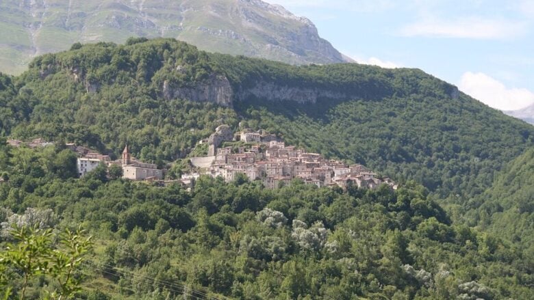 Un borgo dell’Abruzzo dal fascino antico, sembra un presepe!