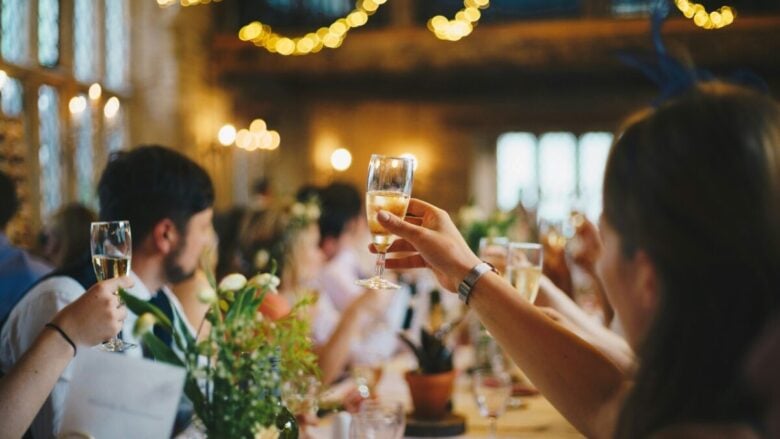 Accogliere gli ospiti a Natale: consigli pratici e di stile per una casa perfetta