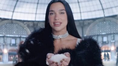 Dua Lipa brilla nel video della campagna delle Olimpiadi Invernali 2026 con i preziosi gioielli firmati Bulgari