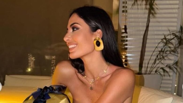 Elisabetta Gregoraci sfoggia l’abito (corto) elegante perfetto per ogni occasione: ma quanto costa!