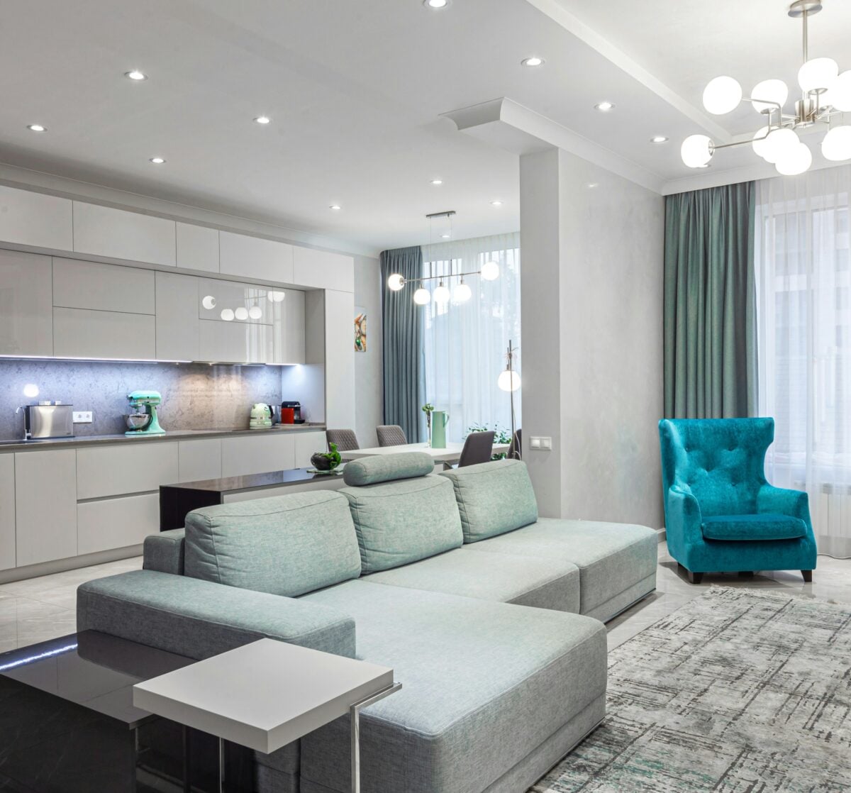 Soggiorno piccolo? Non crederai a quanto spazio puoi guadagnare con questi 3 layout Soggiorno piccolo? Non crederai a quanto spazio puoi guadagnare con questi 3 layout