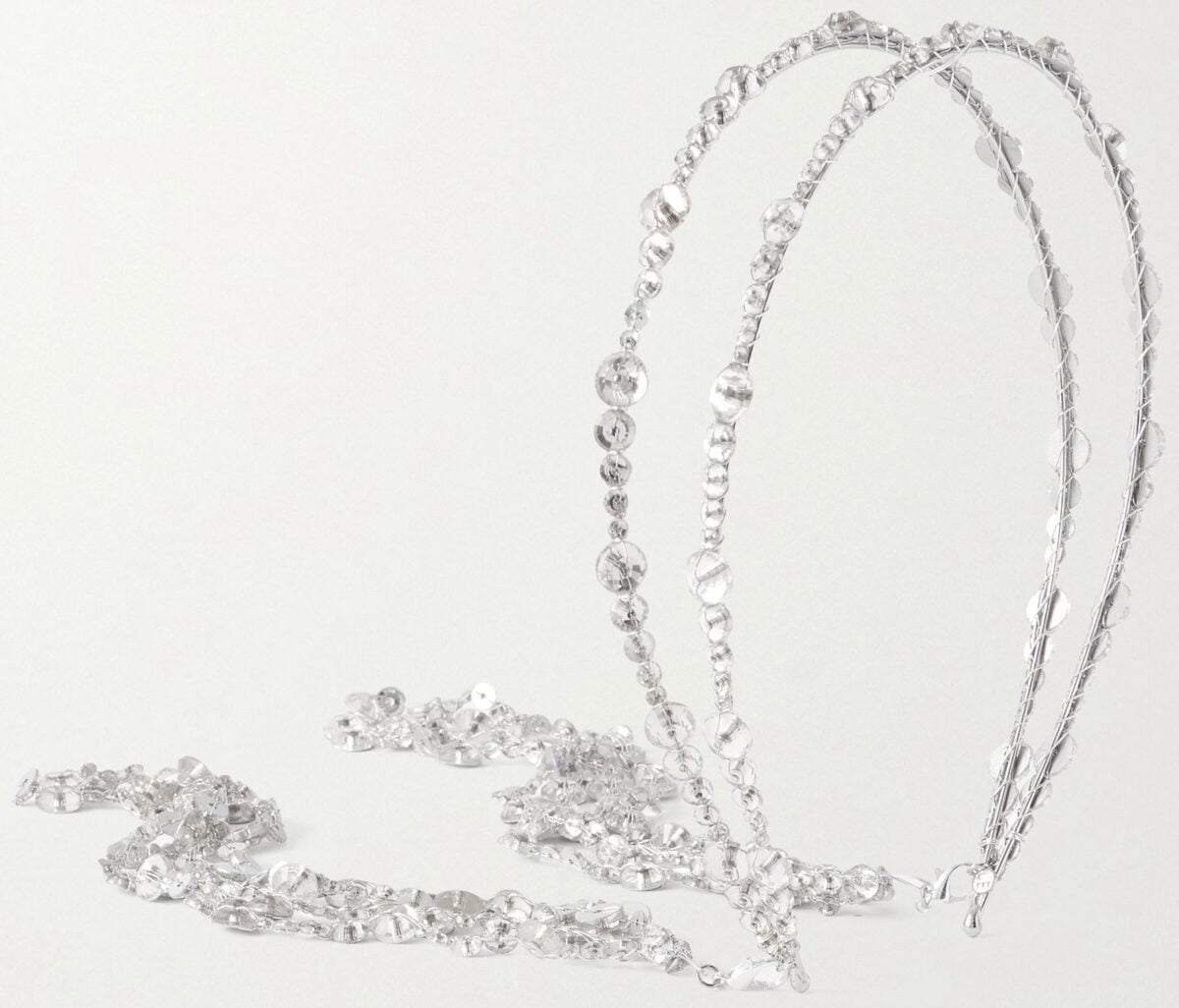 Date una scossa ai look natalizi sfoggiando questi accessori per capelli davvero irresistibili! Date una scossa ai look natalizi sfoggiando questi accessori per capelli davvero irresistibili!