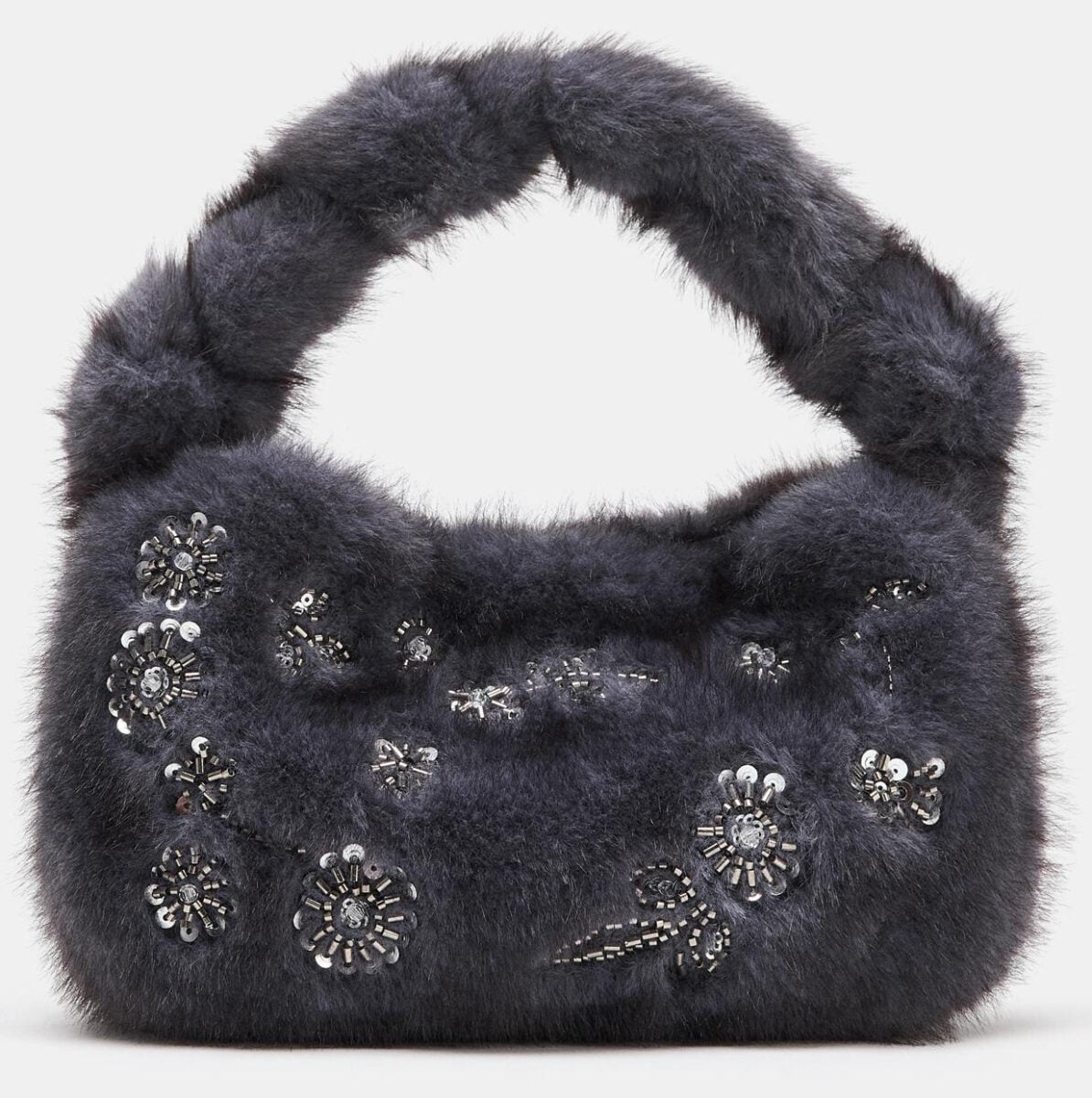 Zara firma la borsa in pelliccia più gettonata (e scontata) del momento!