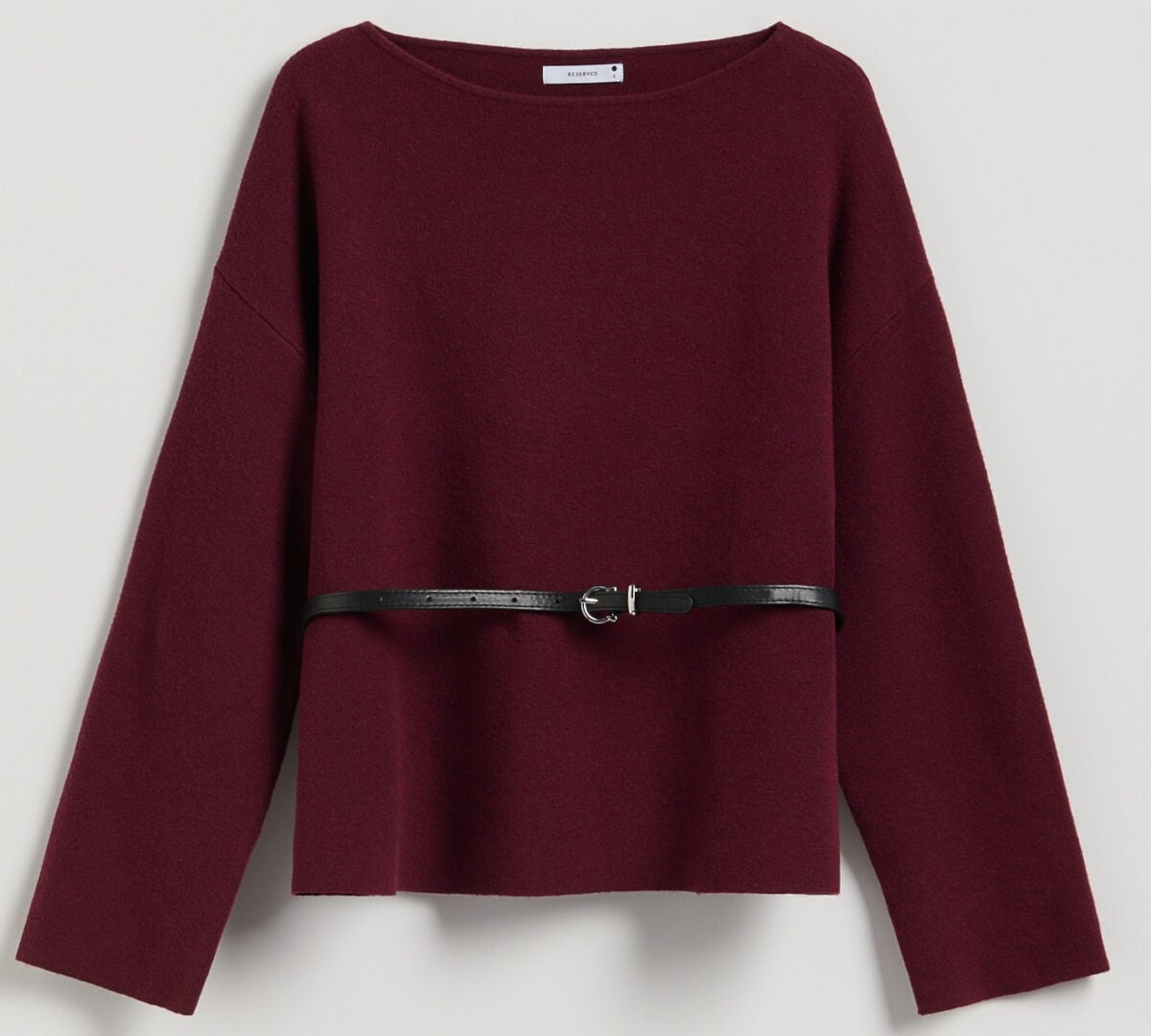 Sensuali e sofisticati: i maglioni con cintura che reinventano il look fashion della stagione invernale