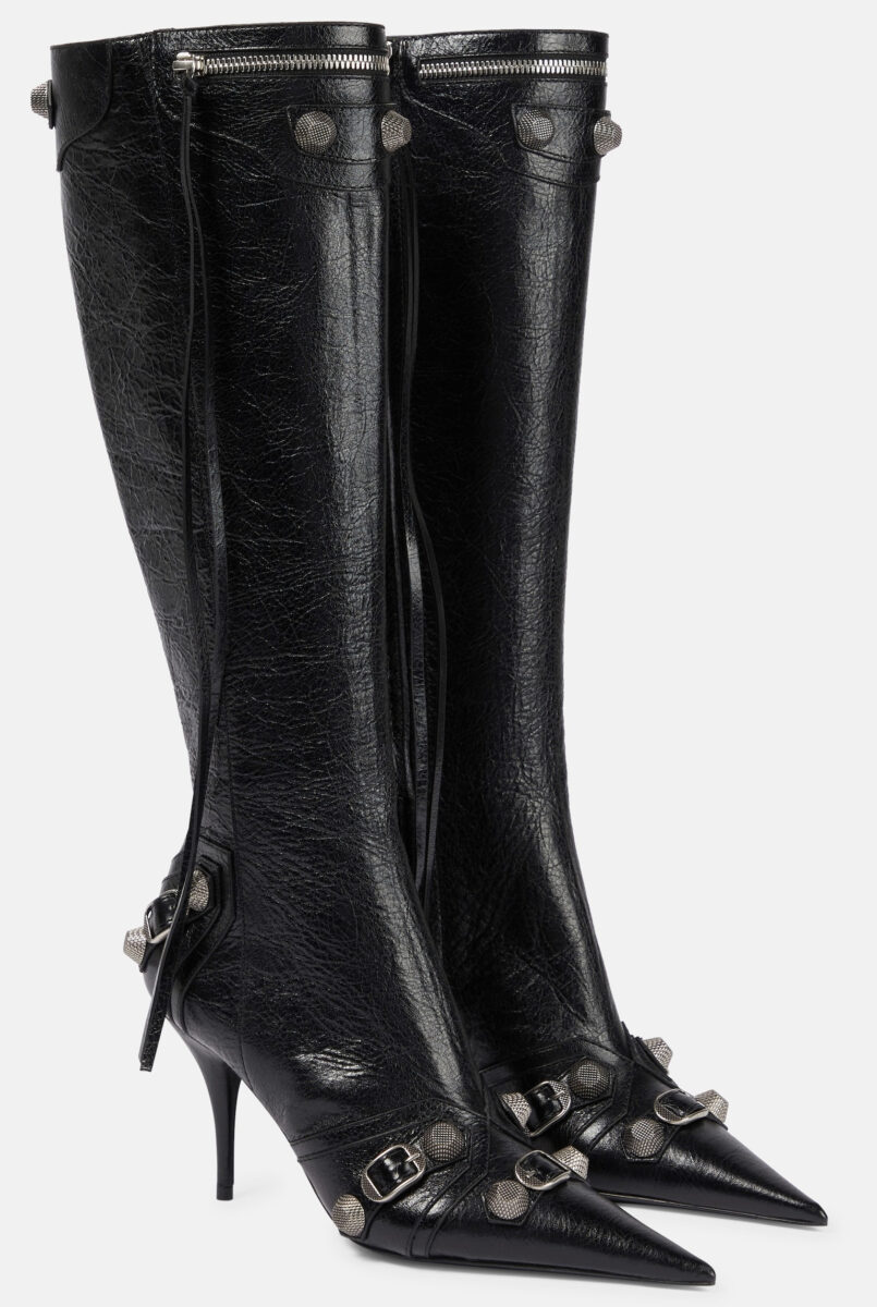 Gli stivali neri con tacco da accaparrarsi ASAP con i saldi invernali