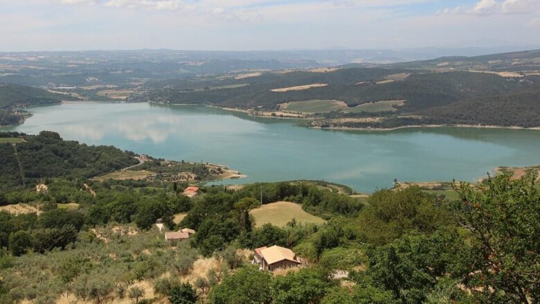 Nel cuore dell’Umbria: un Borgo sospeso tra acqua e cielo tutto da scoprire!