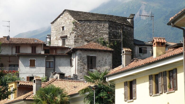 Un borgo sul lago lontano dal turismo di massa: la meta perfetta per un weekend slow