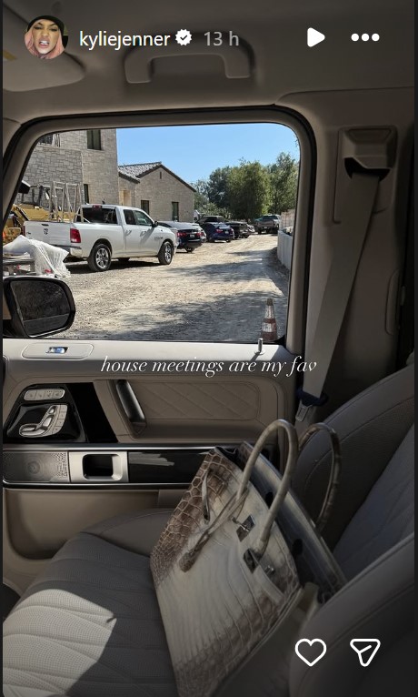 Kylie Jenner mostra sui social una delle Hermès bag più costose della sua collezione!