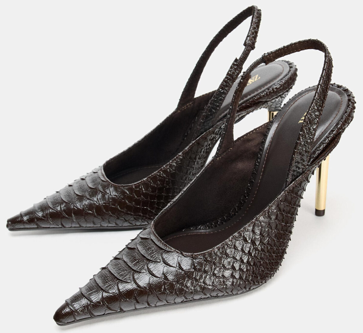 Le scarpe più amate del momento sono firmate Zara. Super di classe!