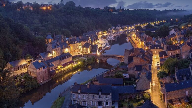 Viaggio verso la bellissima città medievale di Dinan, una perla francese da scoprire adesso