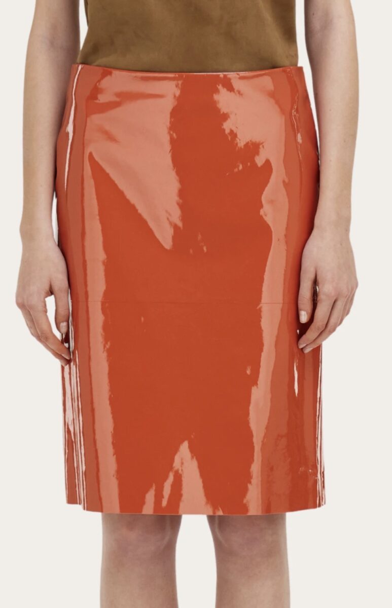 Tutte le gonne di vernice ricercate e glam da sfoggiare questo Inverno