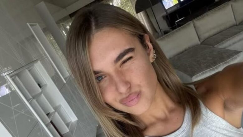 Chanel Totti lascia tutti senza fiato con il total look in pelle e i tacchi firmati Miu Miu: ma quanto costano!