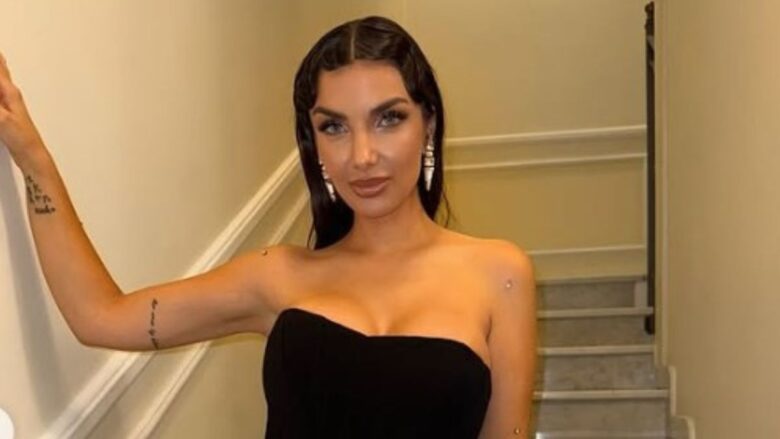 Elettra Lamborghini si prepara a Sanremo 2026 con un total red Look: che sexy!