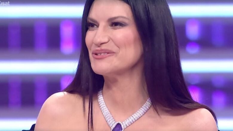 Sanremo 2026, Laura Pausini brilla con la collana di diamanti e pietra blu firmata Pomellato: ma quanto costa?