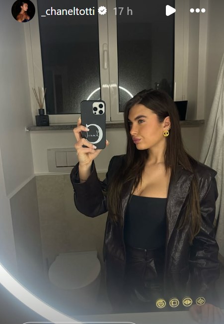 Chanel Totti lascia tutti senza fiato con il total look in pelle e i tacchi firmati Miu Miu: ma quanto costano!