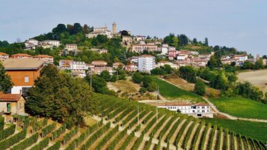 Immerso tra i paesaggi delle Langhe ecco un borgo piemontese da visitare nel 2026