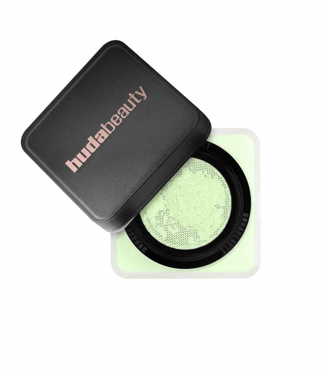 La novità Huda Beauty per dire addio ai rossori e illuminare la pelle