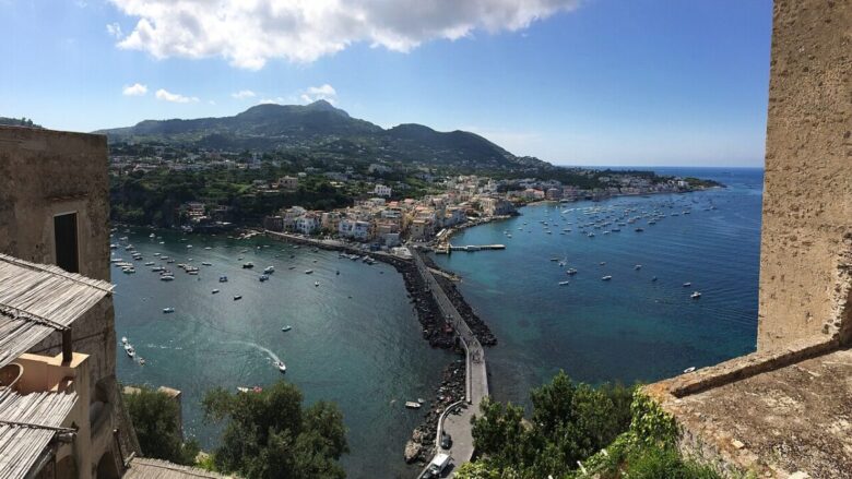 Ecco perchè organizzare un viaggio a Ischia in primavera è davvero una buona idea…