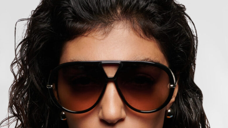 Qui gli occhiali da sole Aviator XL per dei look super accattivanti