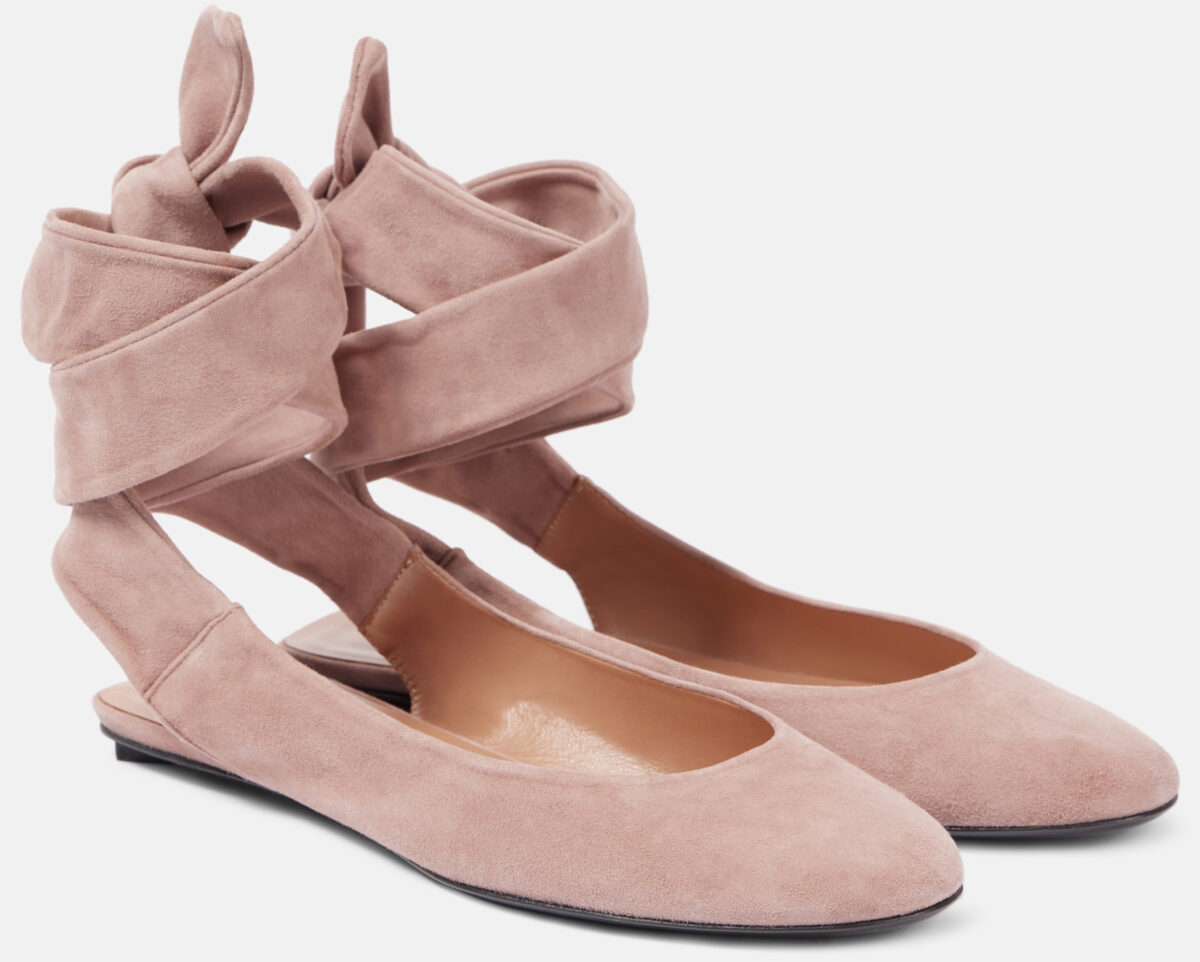 Le ballerine in suede più belle della Primavera 2026 per dei look trendy chic