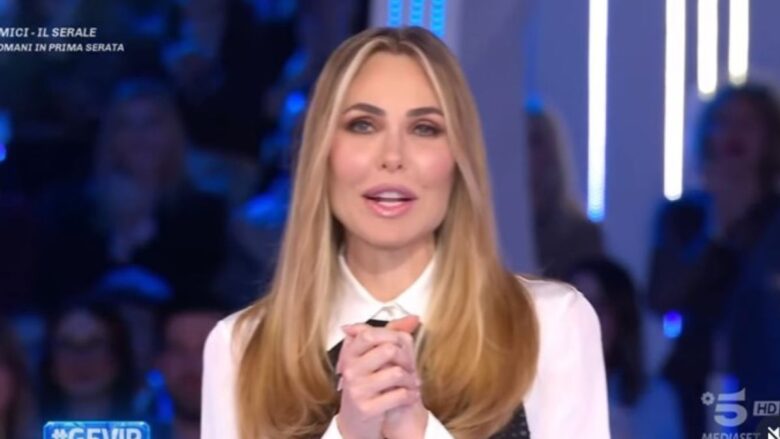 Ilary Blasi, cosa ha indossato per la seconda puntata del Grande Fratello Vip: il dettaglio è sparkling!