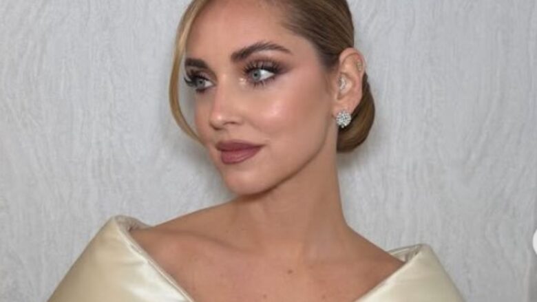 Chiara Ferragni lascia tutti senza fiato ai Goya Awards con il meraviglioso abito lungo in velluto nero con fiore bianco sul davanti