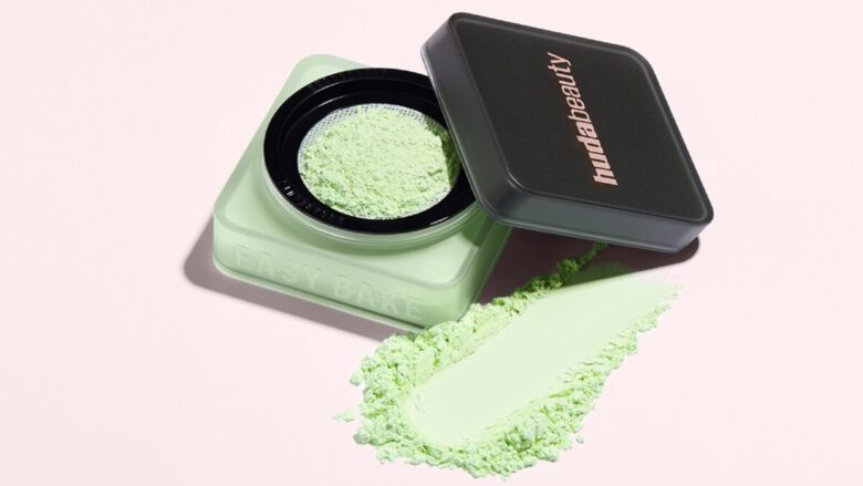 La novità Huda Beauty per dire addio ai rossori e illuminare la pelle