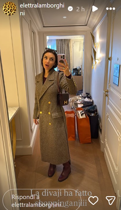 Elettra Lamborghini, Look casual ma griffato post Sanremo con il maxi cappotto e la borsa Hermès che amano tutte!
