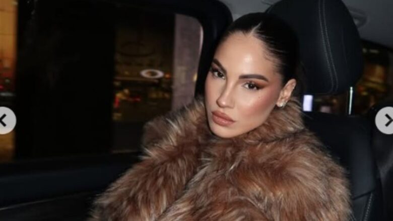 Giulia De Lellis, Look da vera diva con maxi pelliccia, crop top e mini gonna in paillettes firmato Roberto Cavalli