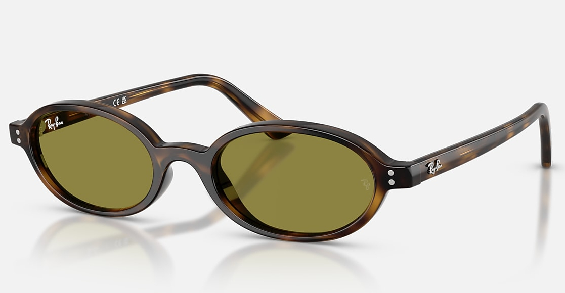 5 occhiali da sole firmati RayBan da mettere subito in wishlist