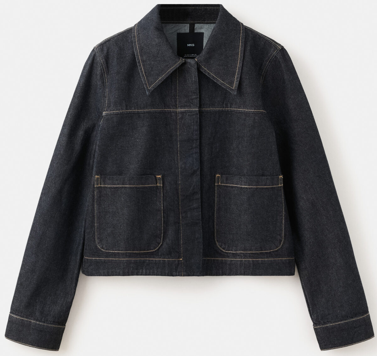 Le giacche in denim più glam per look primaverili all’ultima moda