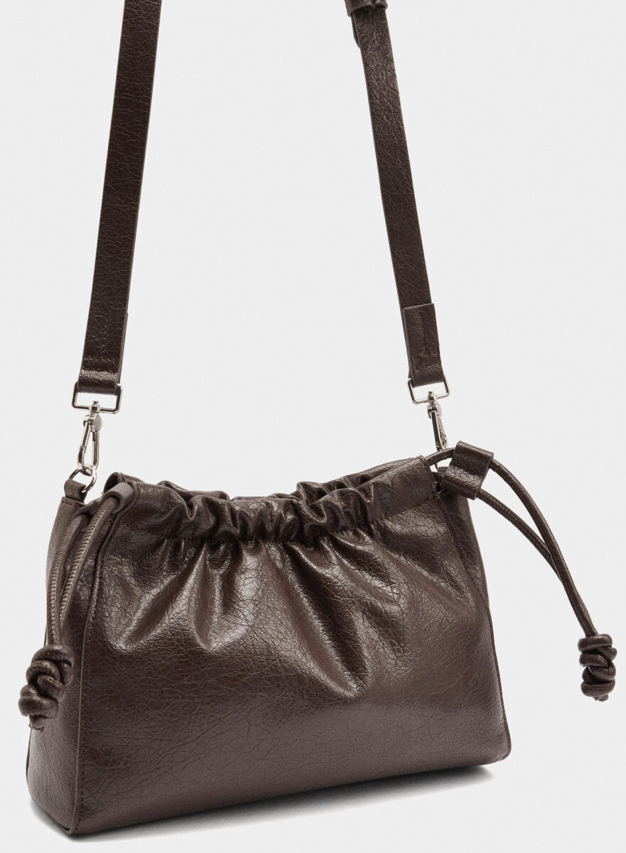 Le Borse a sacchetto più IN del momento per dei look super chic Le Borse a sacchetto più IN del momento per dei look super chic