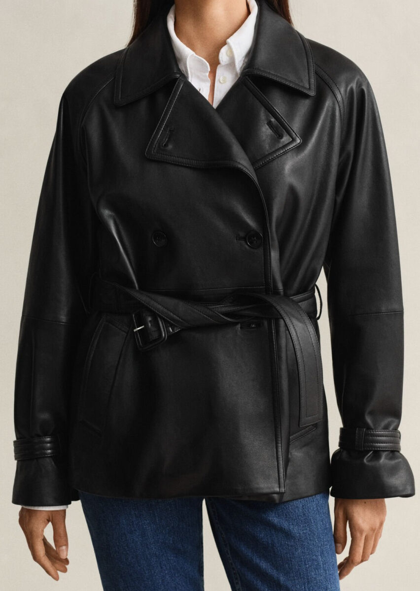 I trench di pelle sono il vero feticcio della mezza stagione