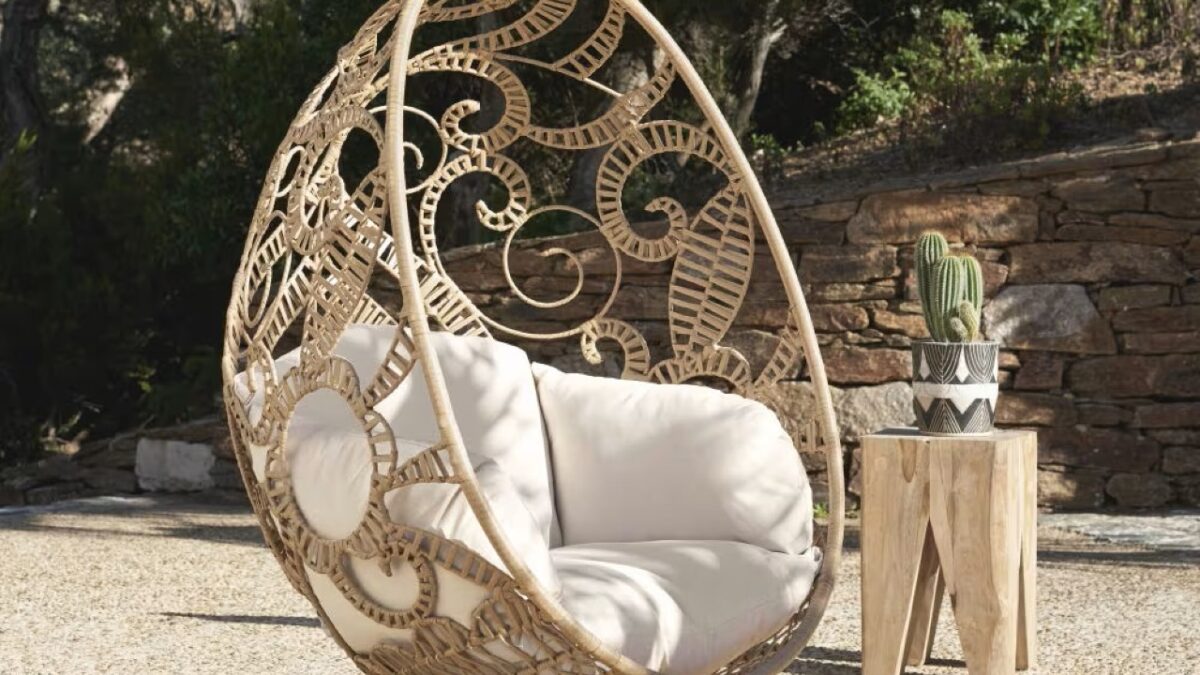 E’ la poltrona sospesa più bella del catalogo Maisons du Monde: per esterni che stupiscono! E’ la poltrona sospesa più bella del catalogo Maisons du Monde: per esterni che stupiscono!