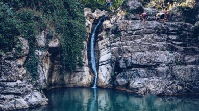 Incastonato tra le rocce lucane, questo Borgo stupisce per le sue cascate e il fascino medievale