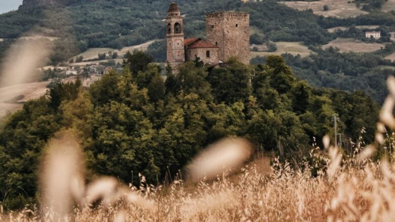 E’ uno dei Borghi più visitati dei Colli Piacentini, perfetto per una gita fuori porta in Primavera