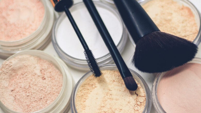 Make up Over 50: Ecco 3 tips infallibili per applicare il blush perfettamente