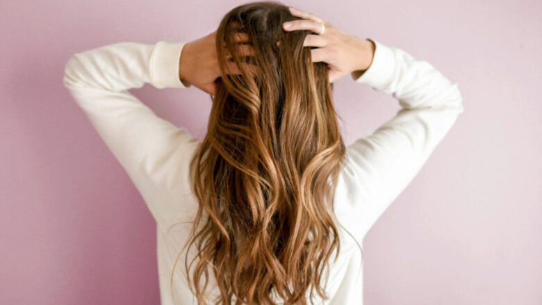 5 Consigli infallibili per ridare luce ai capelli dopo i mesi invernali