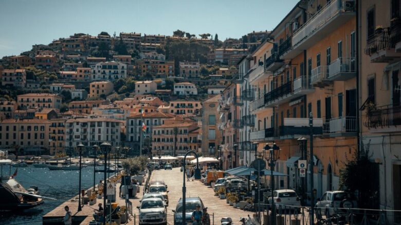 Weekend di Primavera a Porto Santo Stefano: cosa fare e vedere in questo suggestivo borgo di mare toscano